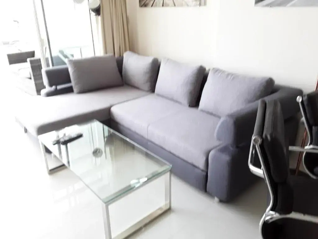 136 A First Line sleeps 6