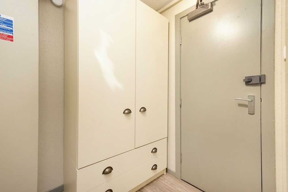 Meadow Court Apartments