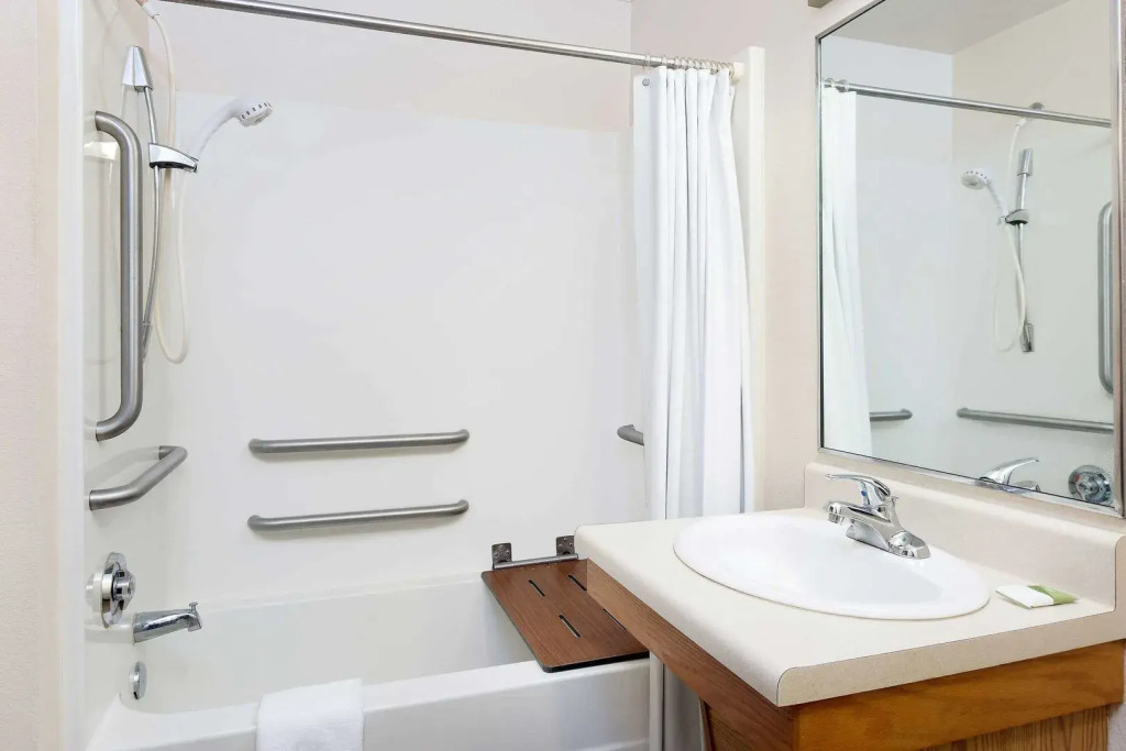 WoodSpring Suites Tyler Rose Garden