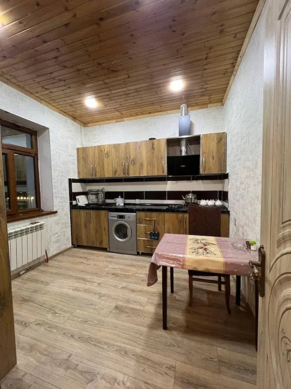 Cozy House With Swimming Pool Near City Center