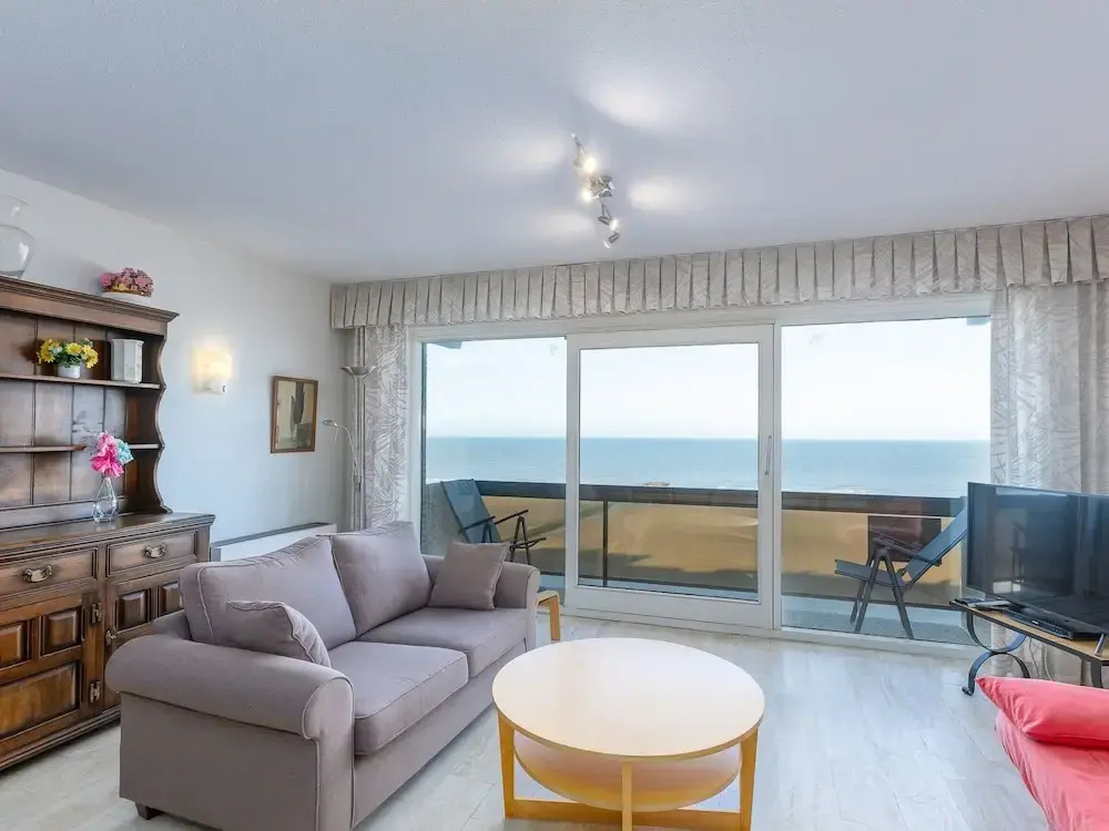 Bright Apartment on the 7th Floor