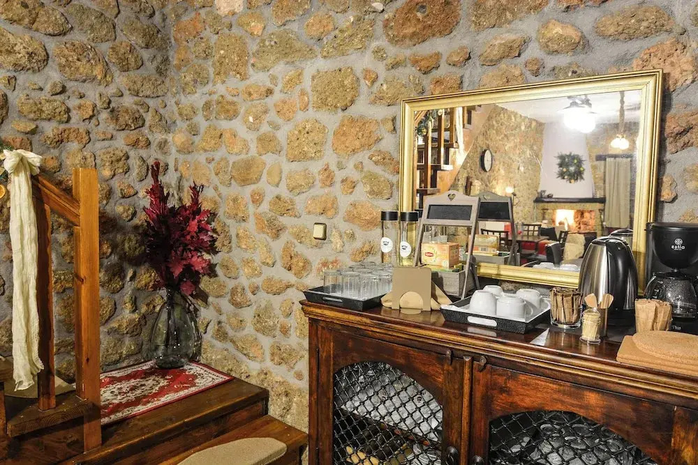 Petrino Lodge Stone Mountain Retreat
