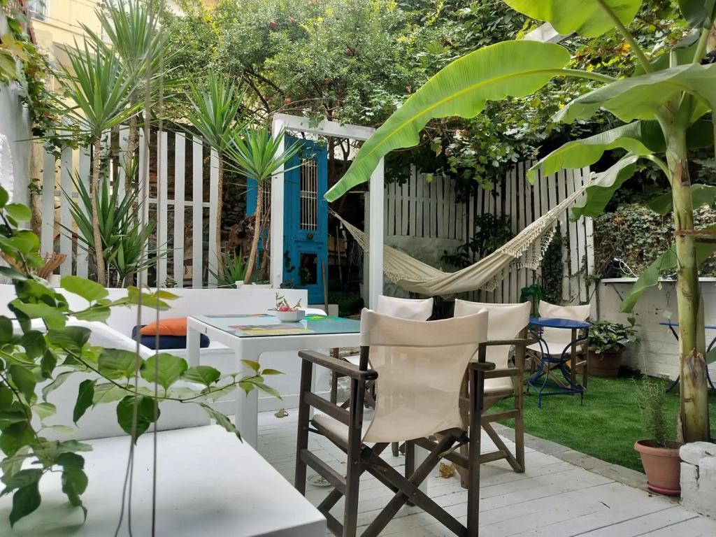 Hermes Welcome Stay Garden House - Explore Center by foot - Close to Helexpo & University