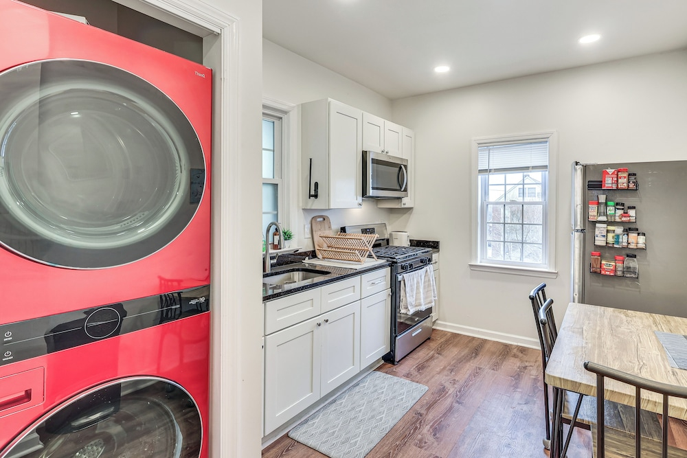 Near Belleville Park & Metlife: Pet-friendly Stay!