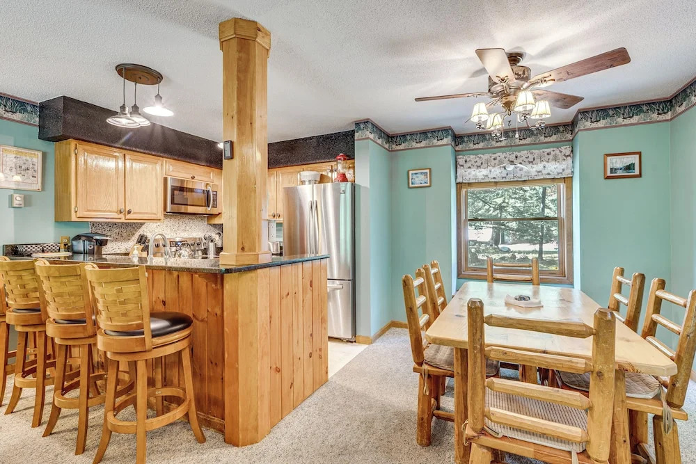 Riverfront Retreat w/ Deck: 1 Mi to Loon Mtn!