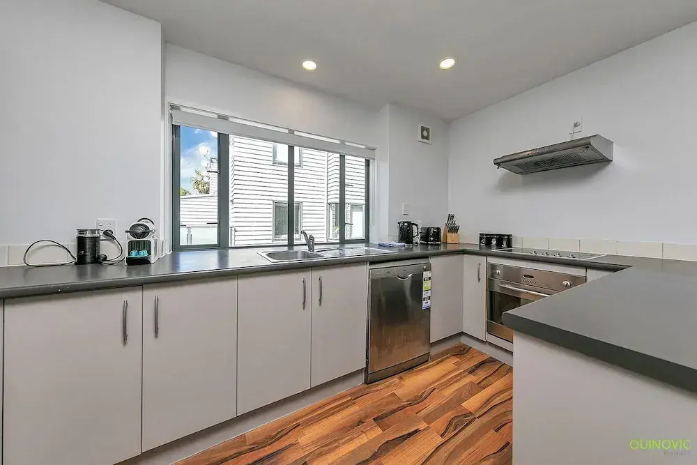 Balcony+Parking 3BR Gem Near Arena | Zodiak Stays