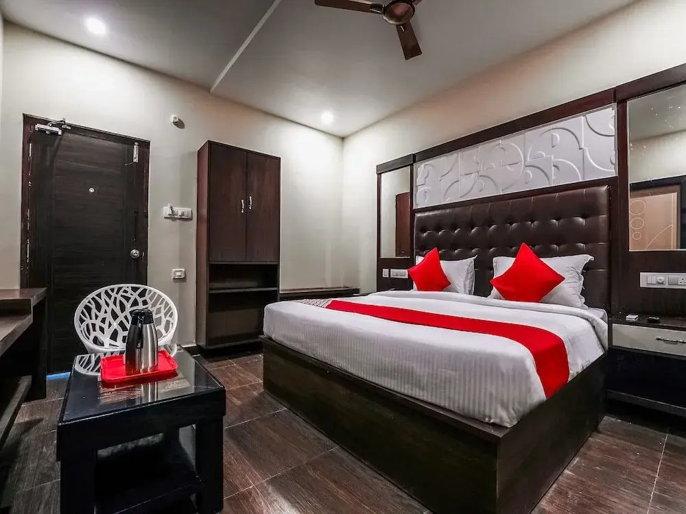 Hotel Dcm Grand By OYO Rooms