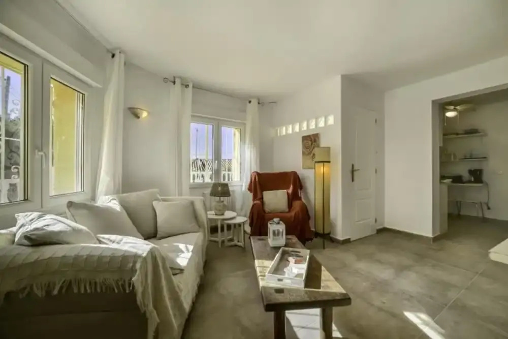 Villa - 4 Bedrooms with Pool and WiFi - 104963