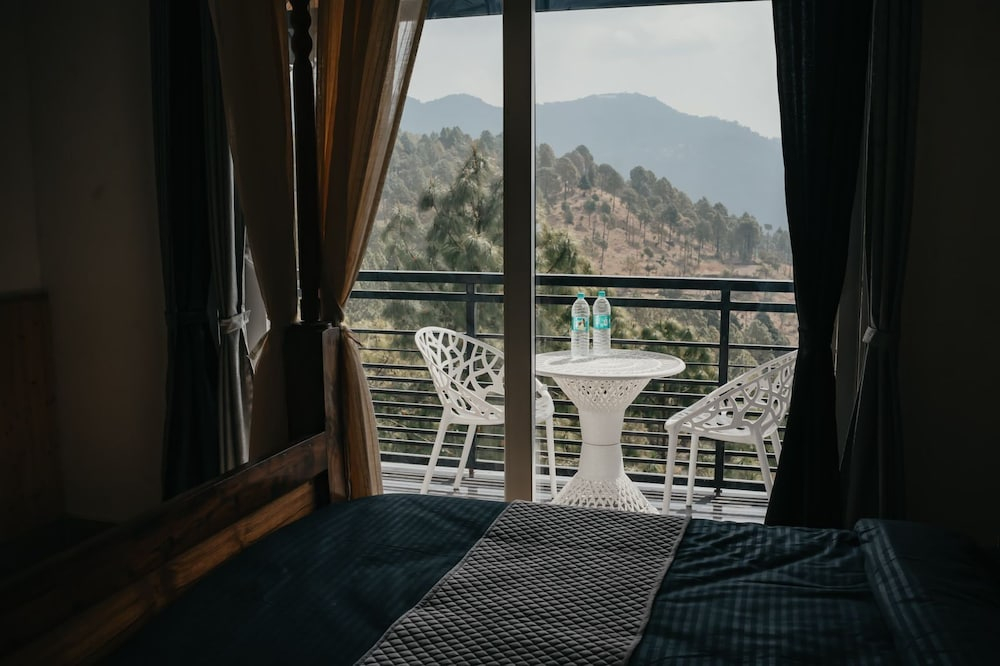 Premium Hotel Blue P-I-N-E Palace