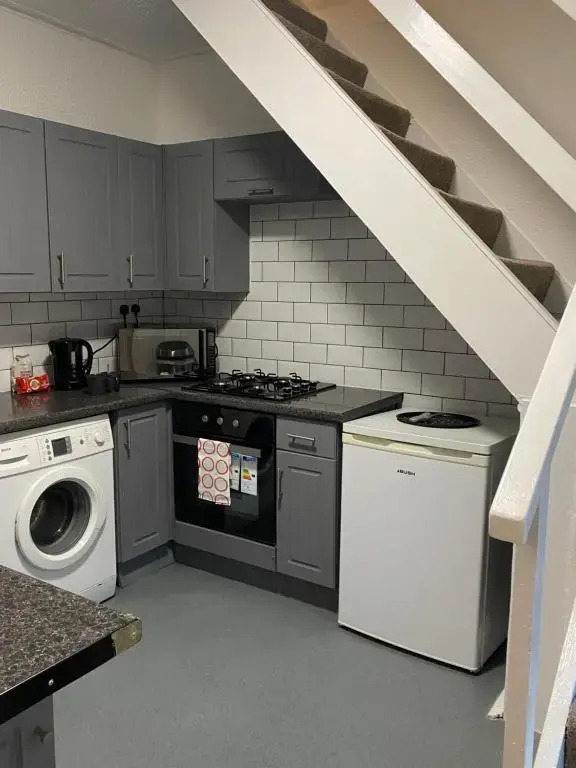 Glenashdale 28 a 1/R Boyd Street Largs Ka308le