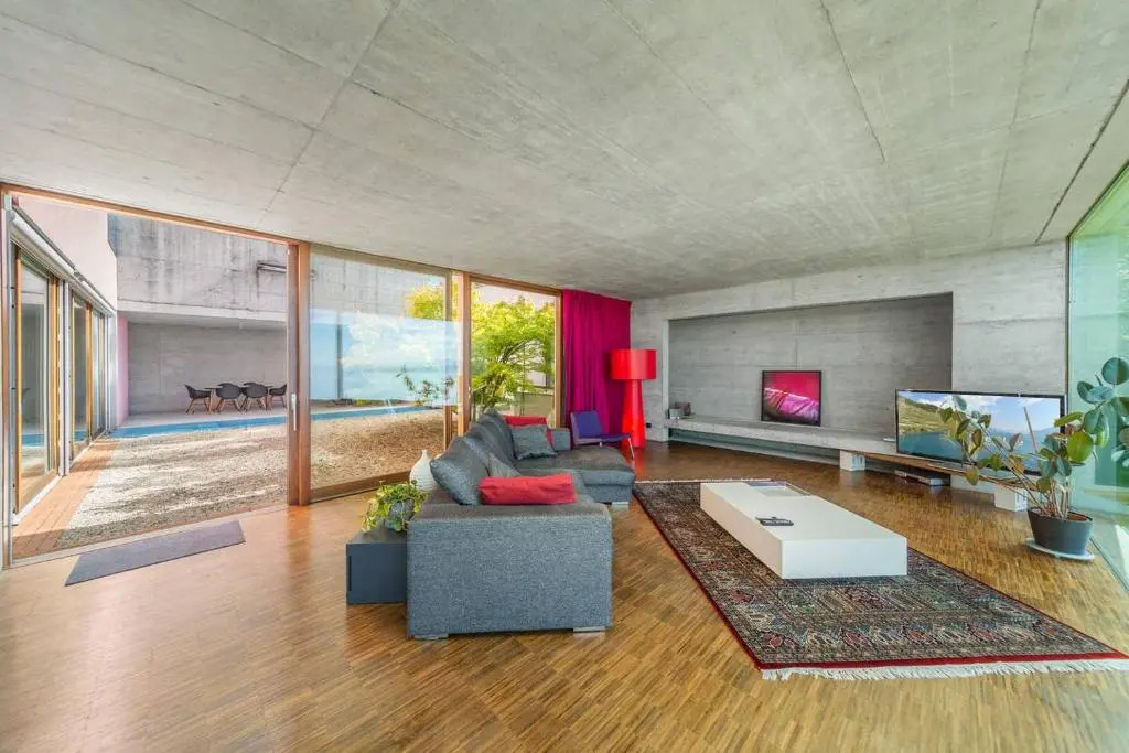 Luxury & Modern 4BD Villa with Panoramic Lake View by GuestLee