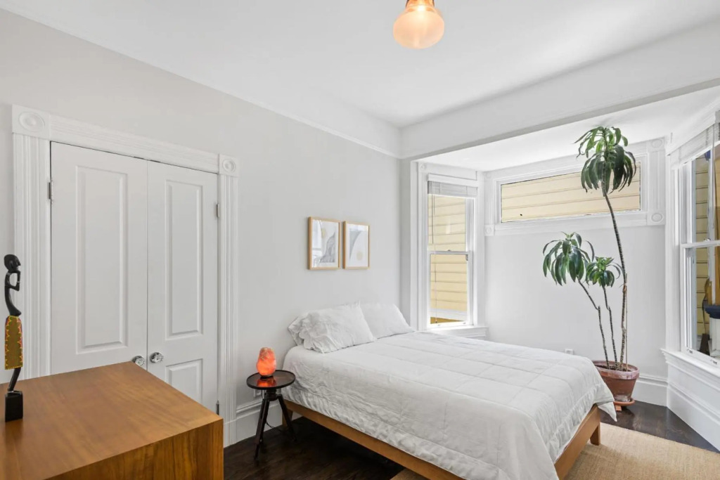 Upper level 1885 Queen Anne flat