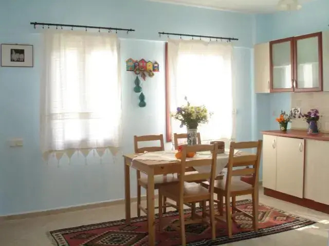 Avlana House
