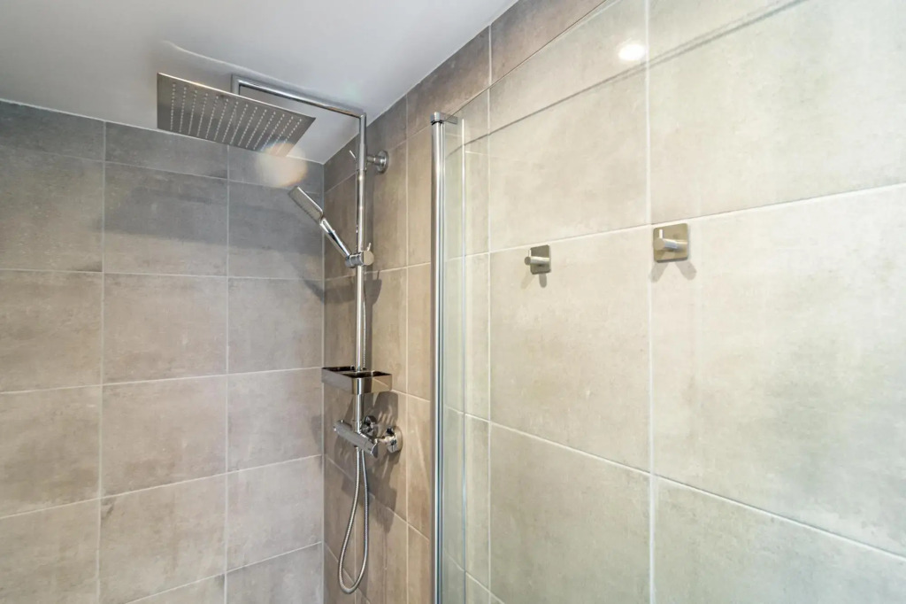 RDM33 -  2 bed apartment close to beach