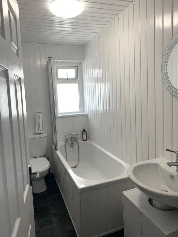 4-bed House 10min Walk to Town Centre in Blackpool
