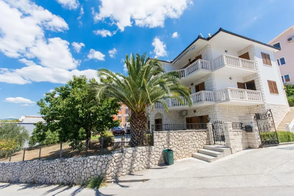 Apartments Bisera