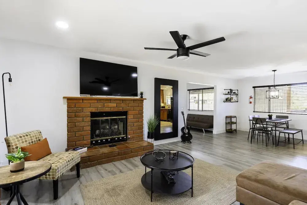 Sky Harbor House - Centrally Located W/hot Tub 3 Bedroom Home by RedAwning