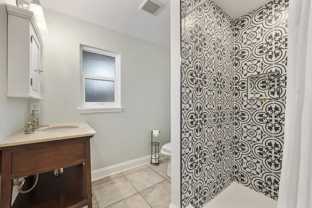 Charming Home in Heart of Downtown Pet Friendly!