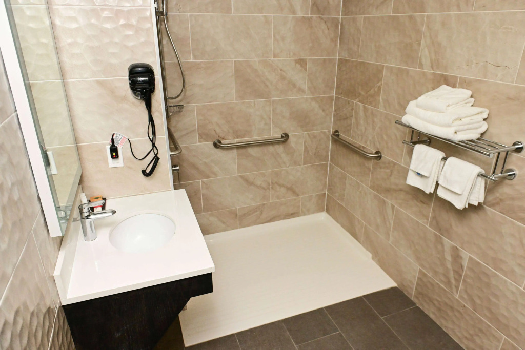 Days Inn by Wyndham Bronx NYC
