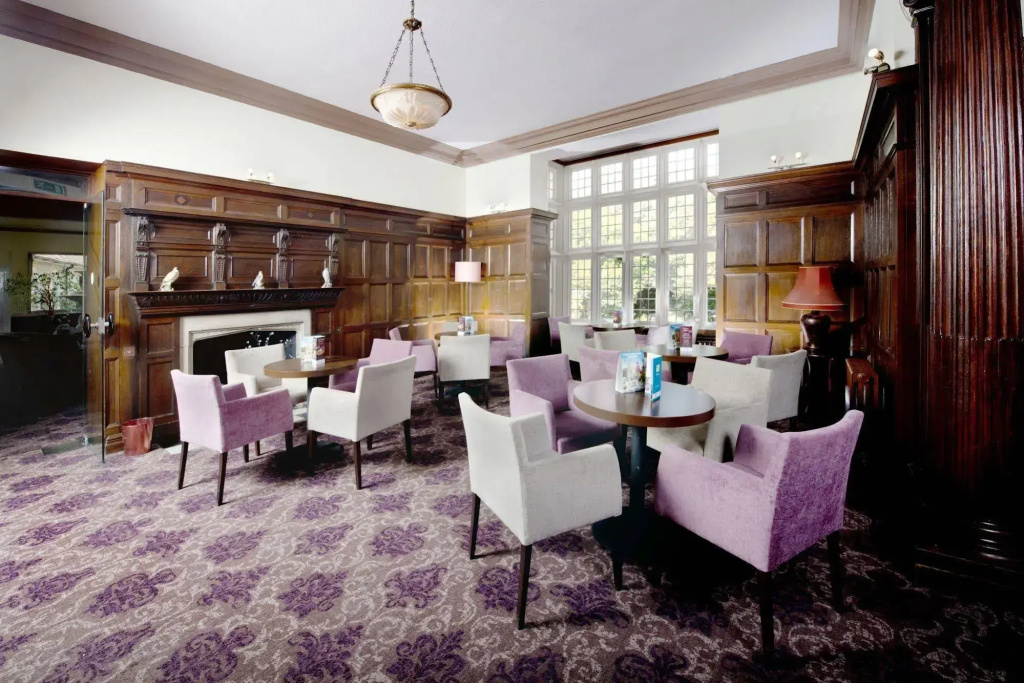 The Caledonian Island Hotel