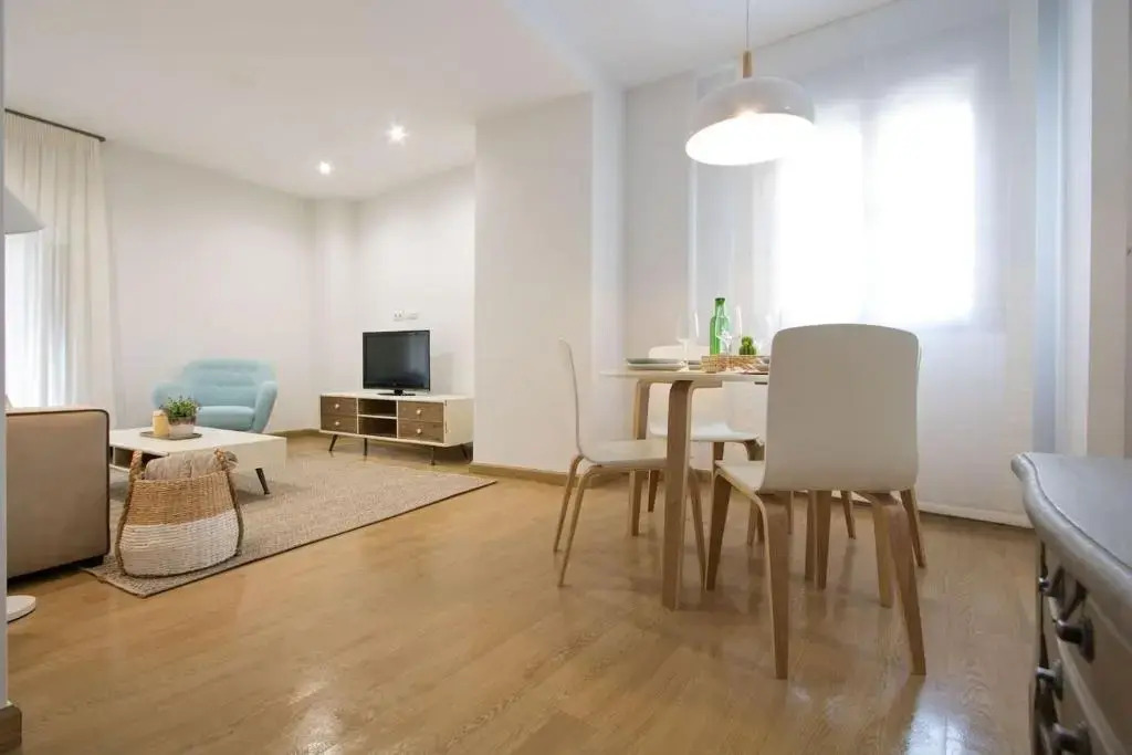 Luis Rey Central Suite by Valcambre