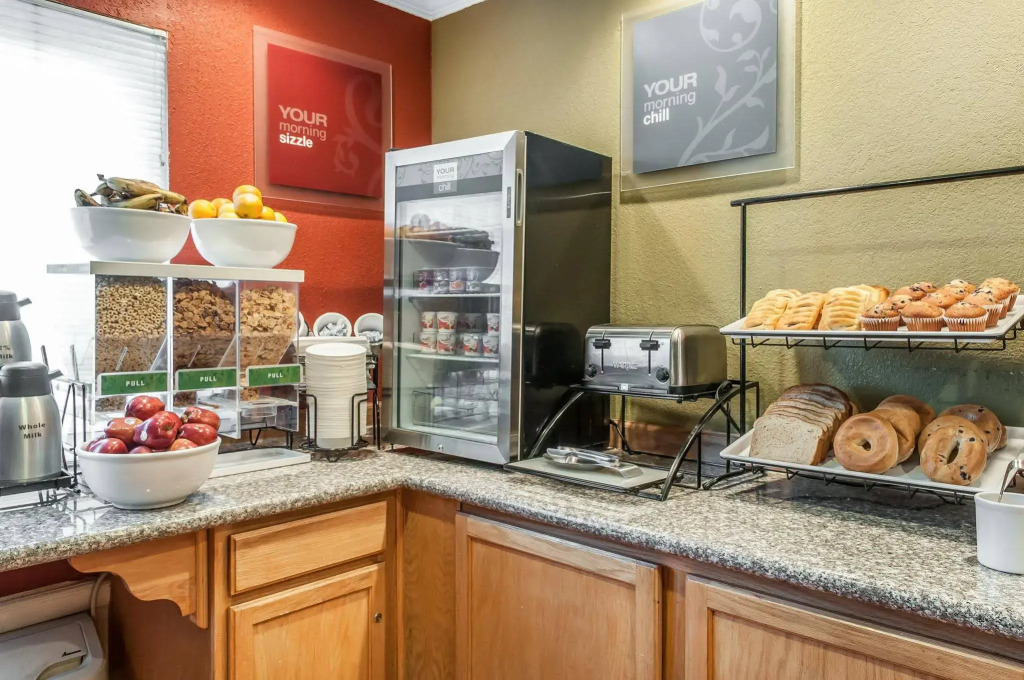 Quality Inn & Suites Farmington