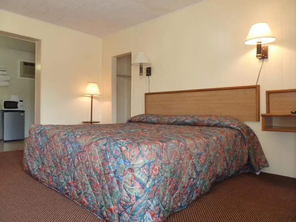 Acorn Motel