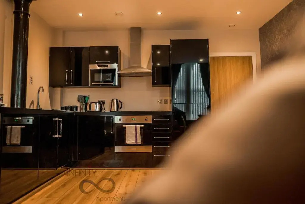 Party Pads Liverpool Sleeps 4 to 26