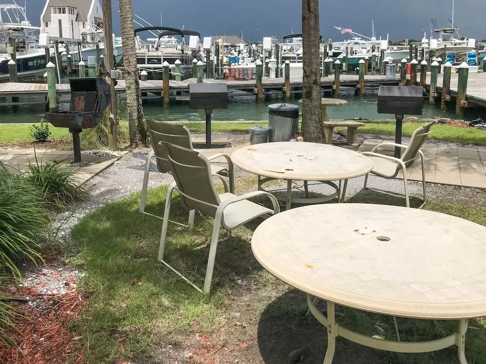 Stylish Bay-view Getaway W/ Pools, Hot Tub & Dock 3 Bedroom Condo