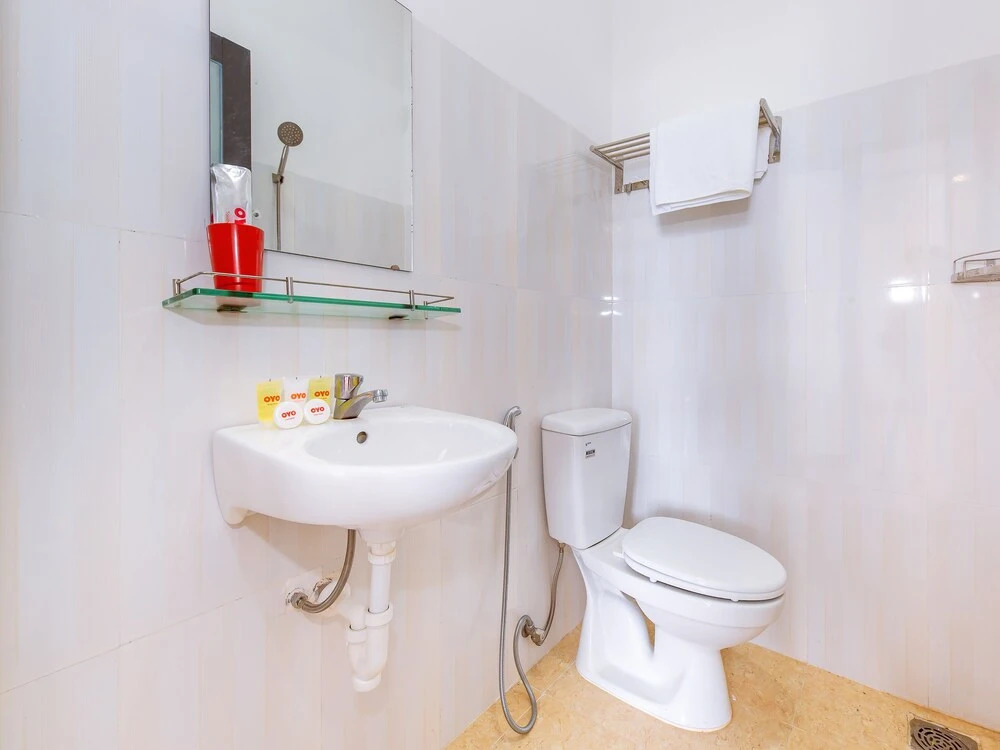 Oyo 727 Hoang Giang Hotel