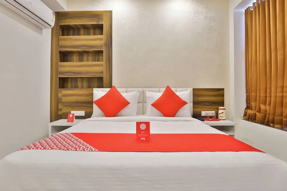 OYO 11399 Hotel Landmark
