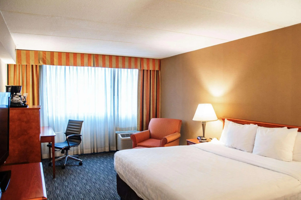 Clarion Hotel & Convention Center Joliet