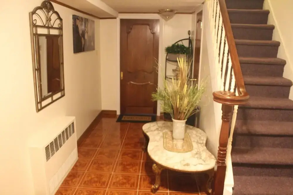 Spacious Comfy Room in Cozy Classy Duplex