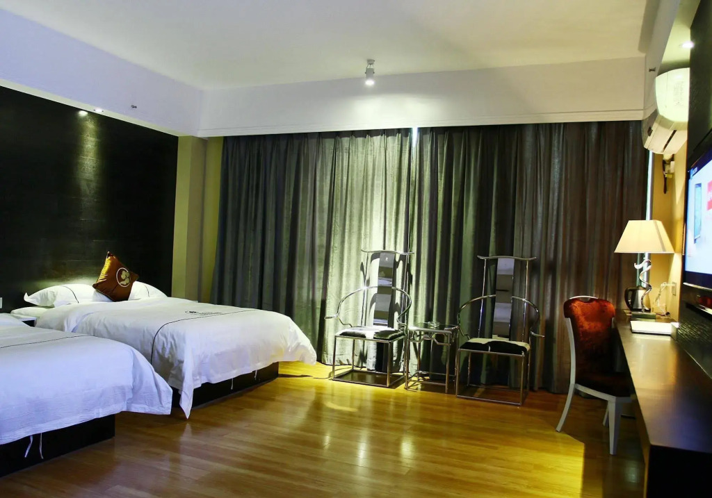 Shuiyue Nianhua Hotel