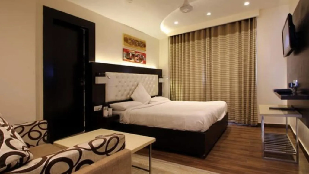 Lavish Inn