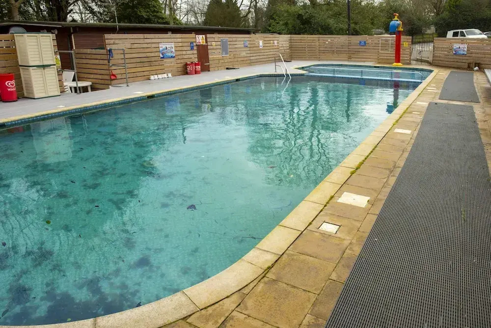 Lodge - Sleeps 6 With Pool Access