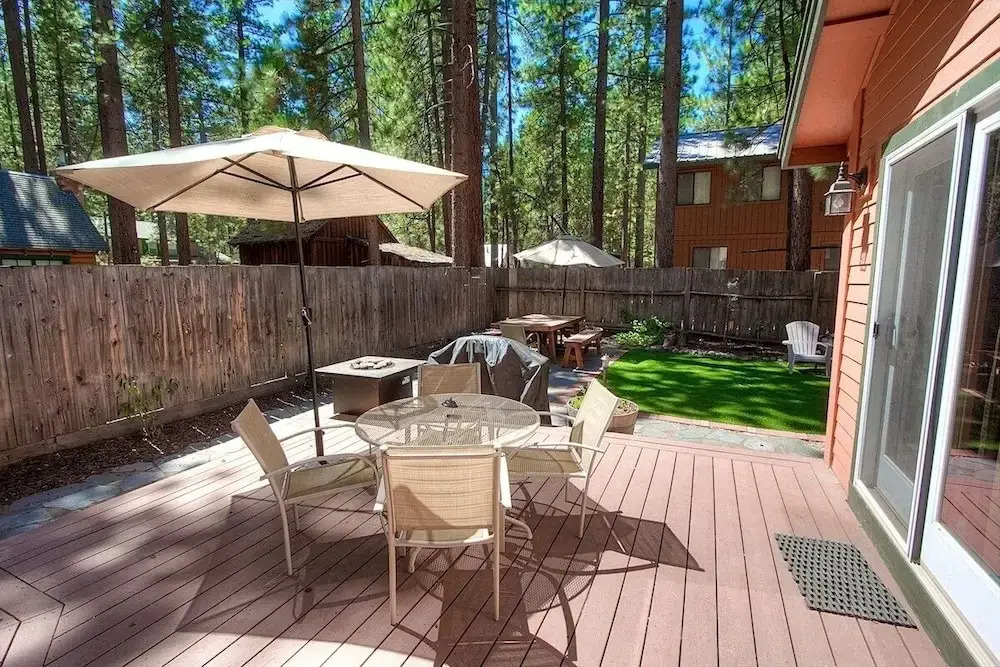 Breezy Pines Cabin 4 Bedroom Home by RedAwning