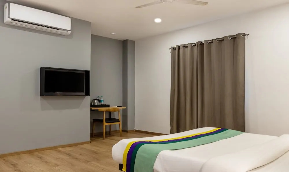 Treebo Treetops Inn - Anna Nagar