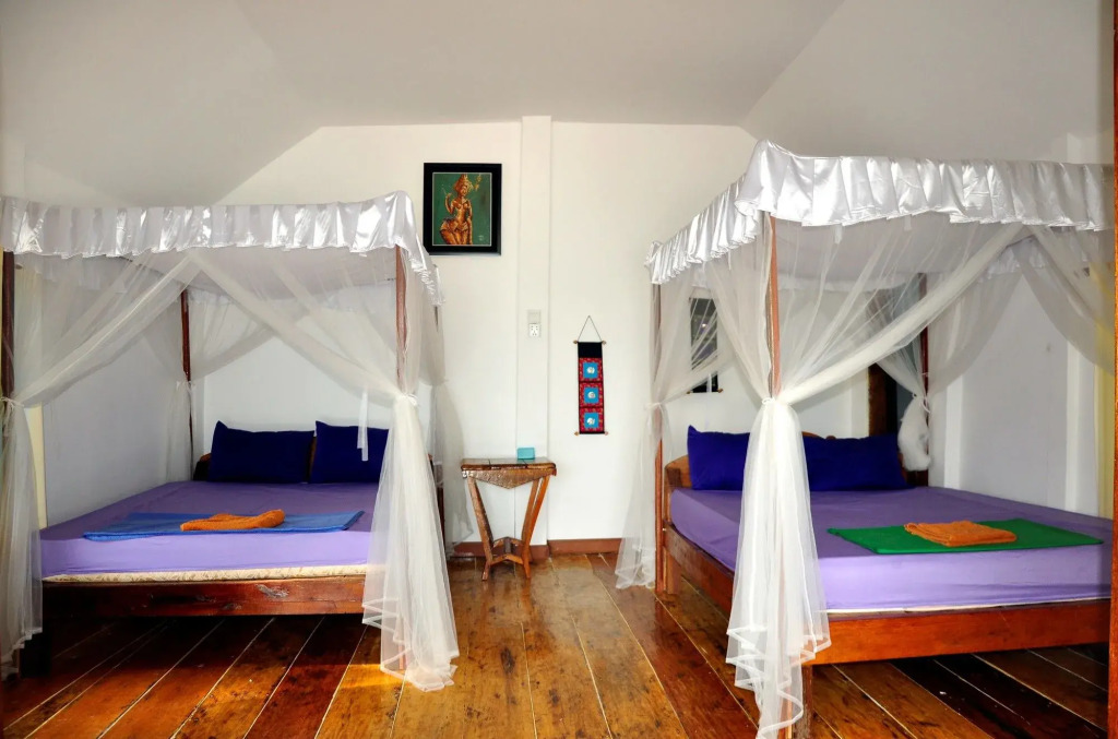 White Beach Bungalows