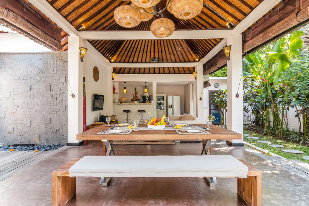 Villa Koala, 2BR Private Pool Villa near Seminyak Best Nightlife and W