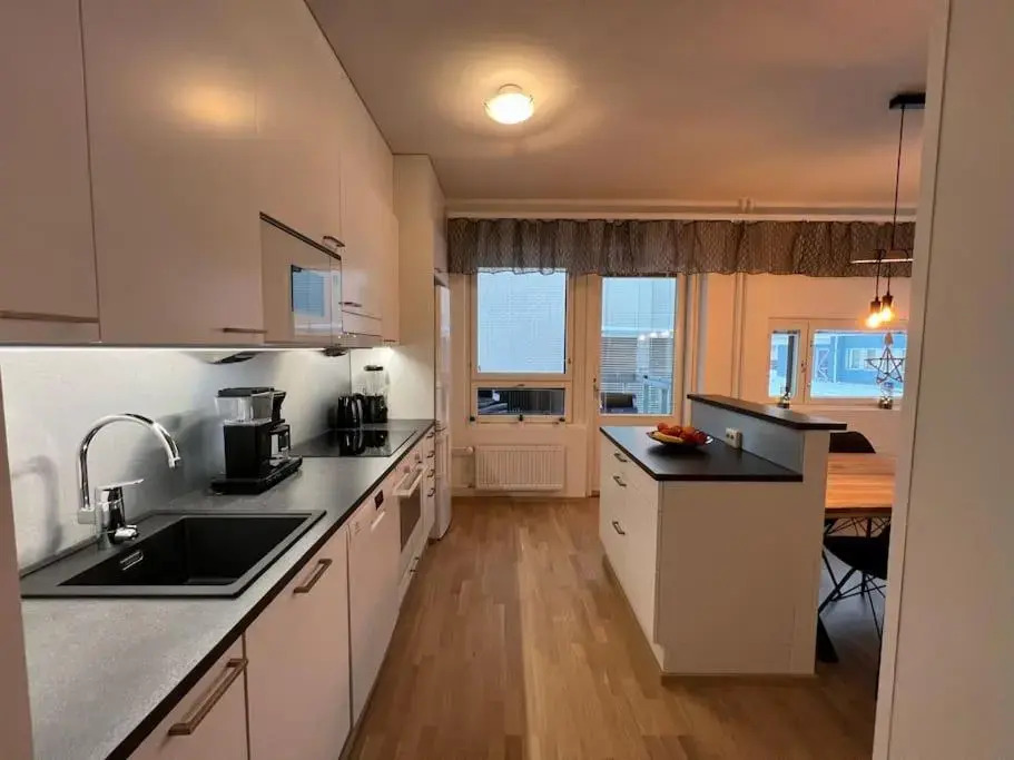Suite - King Size Bed - Gym&Wifi - Indoor Parking