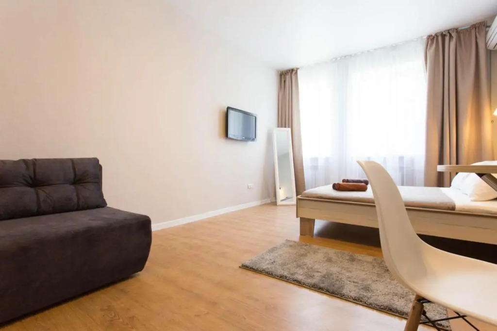Modern studio, metro Pushkinska and Universytet - Chernyshevska str. 95-2