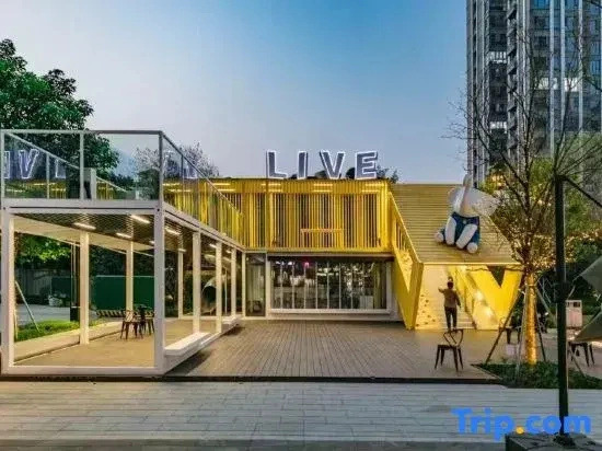 Yuni Light Luxury Apartment