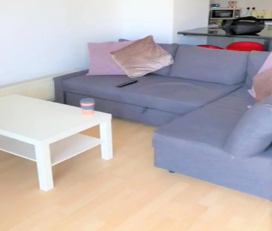 Two Bedroom Balcony Apartment Liverpool