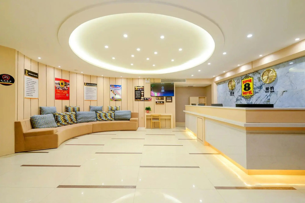 Super 8 Hotel (Wanzhou Wanda Plaza Gaosuntang Pedestrian Street Store)