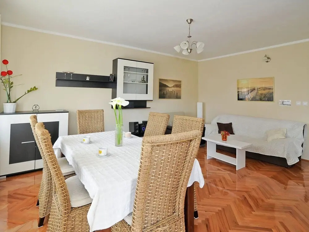 Spacious Apartment in a Quiet Area, 3 Bedrooms With Balcony, Nice Garden, BBQ