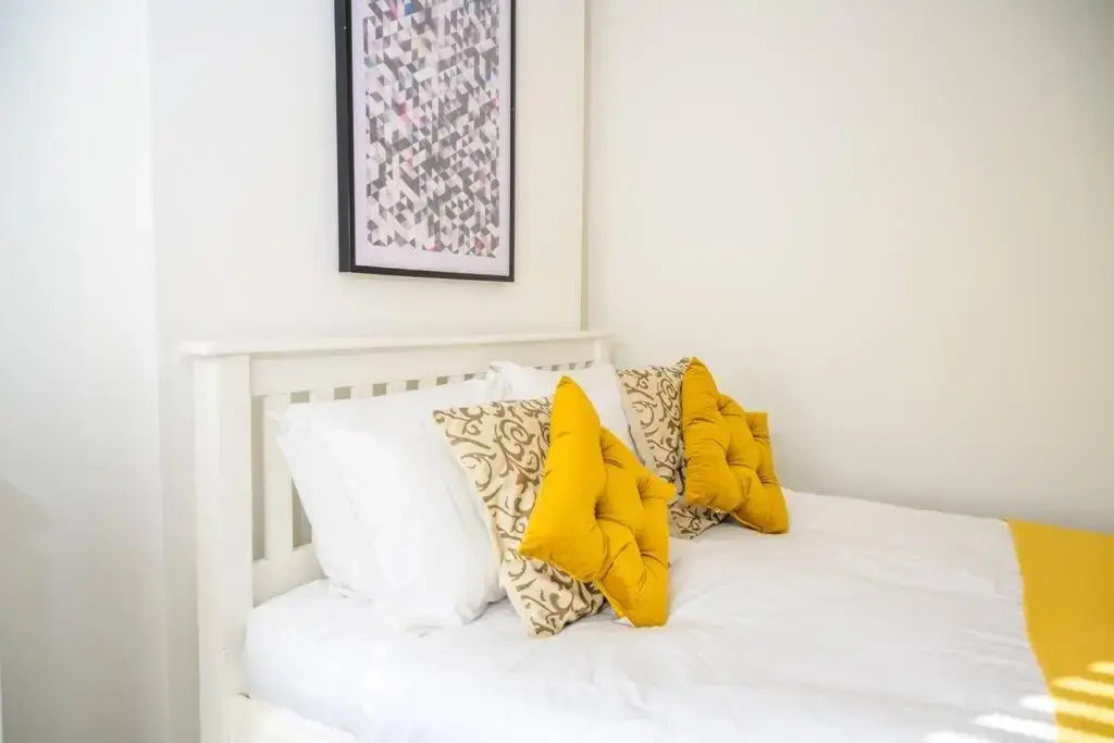 Large 7 bedroom town house in Chester City Centre