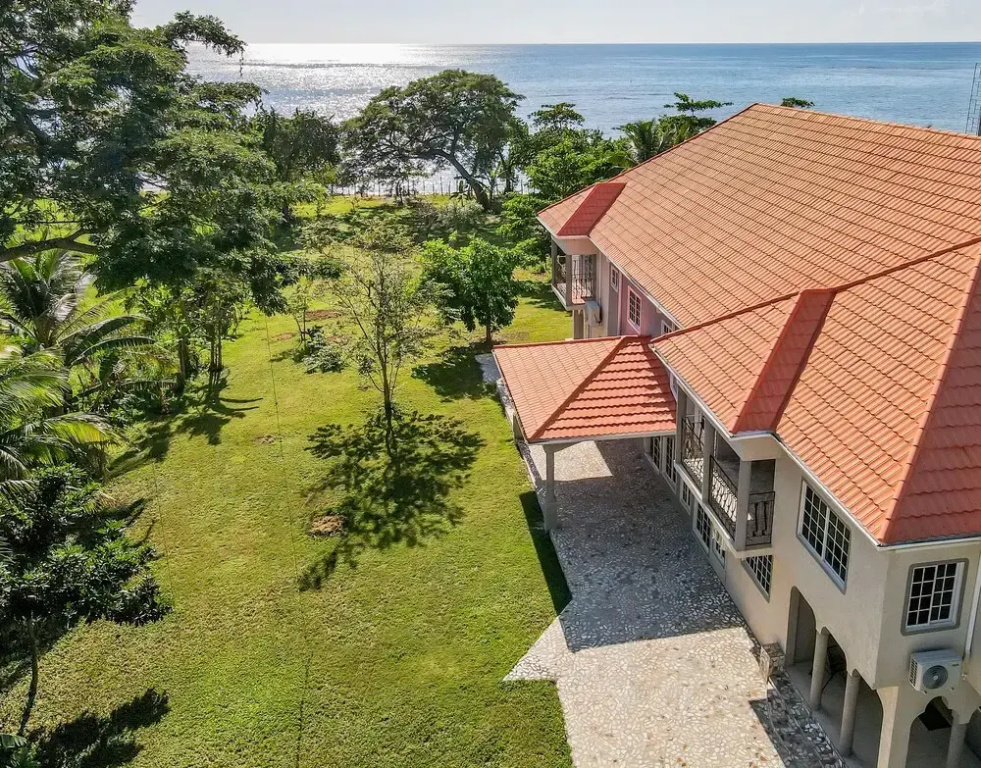 Champagne Villa