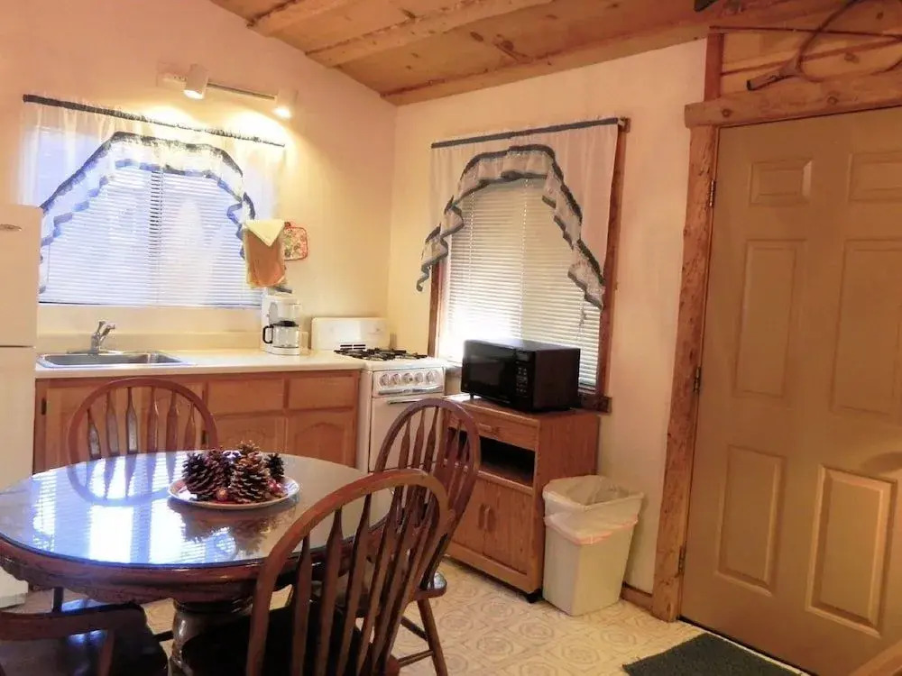 Oak Knoll Lodge
