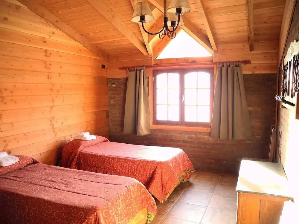 Periko´s Youth Hostel
